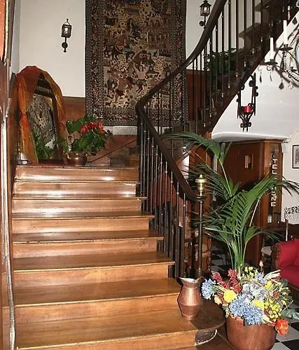 فندق Le Mont Royal Réalmont